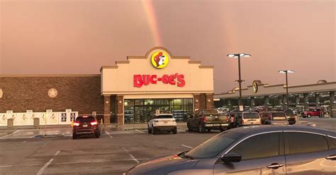 who owns buc ee's stores