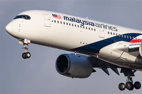who owns malaysia airlines