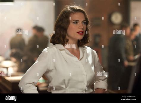 who plays peggy carter