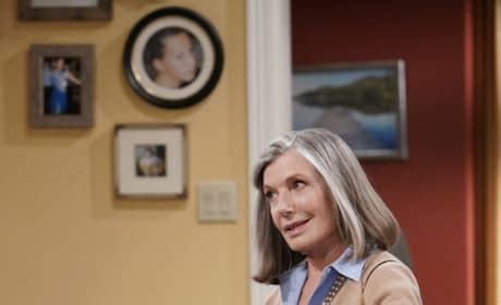 Who Plays Vanessa S Mom In Last Man Standing