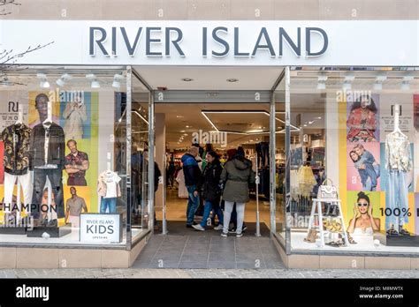 who stocks river island clothes