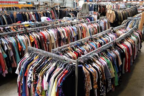 wholesale clothing distributors cheap