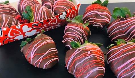 Easy Valentine's Day Chocolate Covered Strawberries