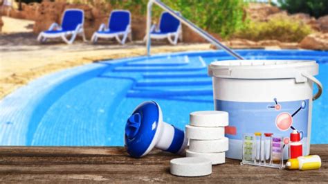 Why Does My Salt Water Pool Smell Like Chlorine? (Solved) Salt Water