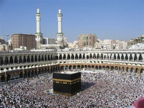why are mecca and medina important to islam