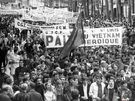 why did students protest in 1968 france
