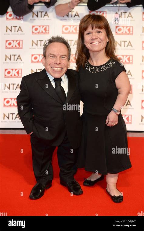 why did warwick davis wife die