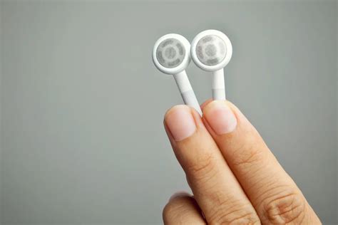 why do earbuds have mesh