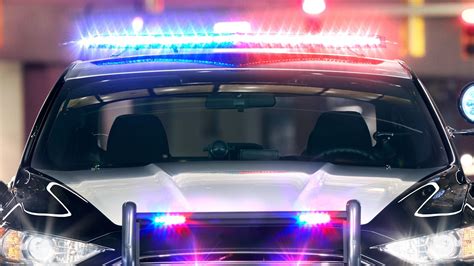 why do police cars use red and blue lights