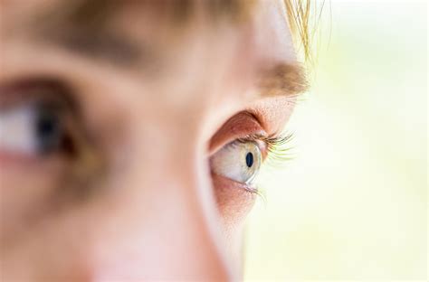 why does diabetes cause blurred vision