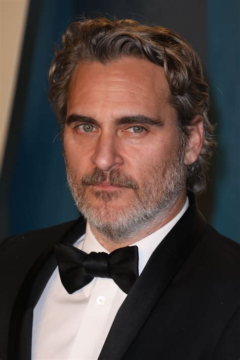 why does joaquin phoenix have a scar