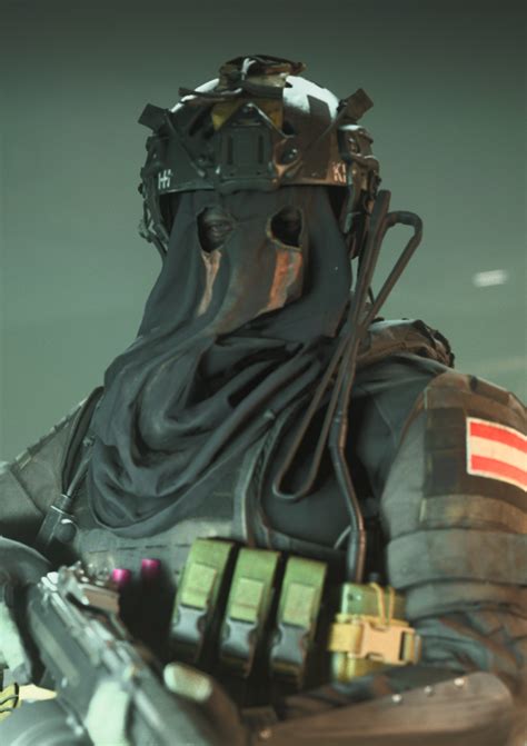 why does konig wear a mask cod