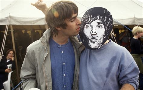why does liam gallagher stand like that
