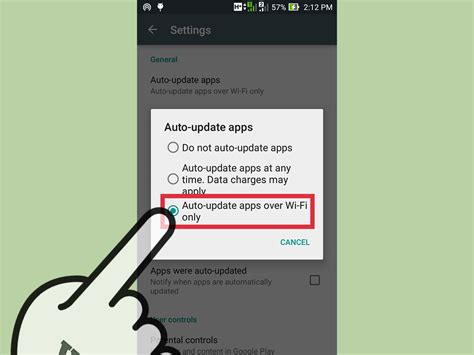 why doesn't android automatically update apps