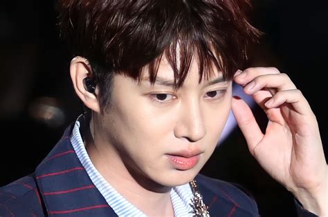 why heechul doesn't perform with super junior