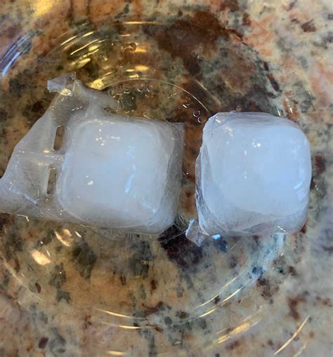 Why Ice Cubes Are White