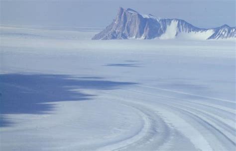 why is antarctica the largest desert