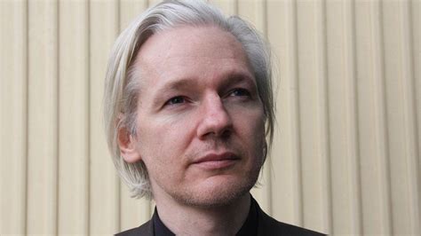 why is julian assange trending