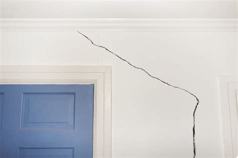 Why Is My Bedroom Wall Cracking