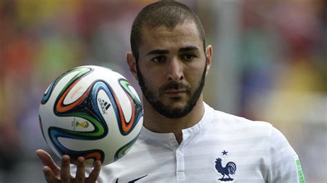 why karim benzema doesn't play for france