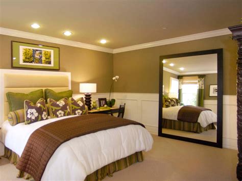 Why Mirrors On The Bedroom Ceiling