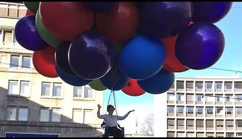 Menschen fliegen lassen mit Luftballons - Fred M. hilft dabei! - YouTube