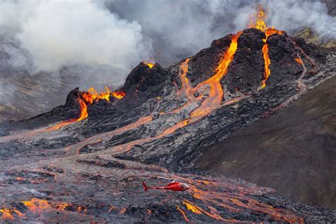 wie viele vulkane gibt es auf island