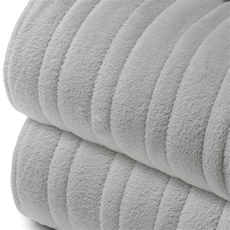 Wilko Grey Fleece Throw