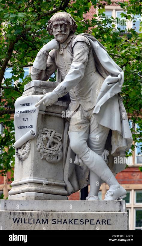 william shakespeare statue leicester square