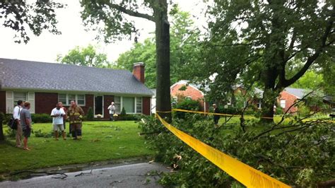 wind damage in louisville ky