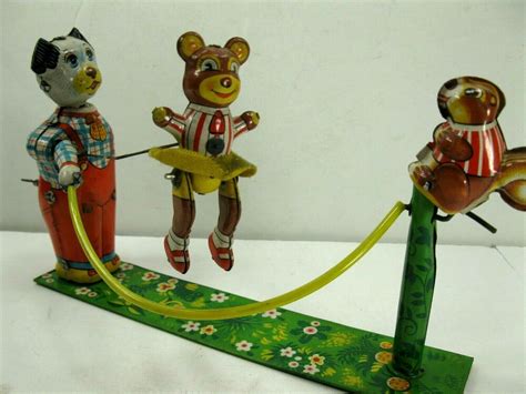 Wind Up Squirrel Dog Toy