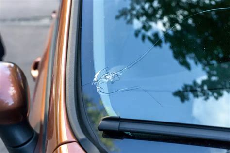 windshield crack damage