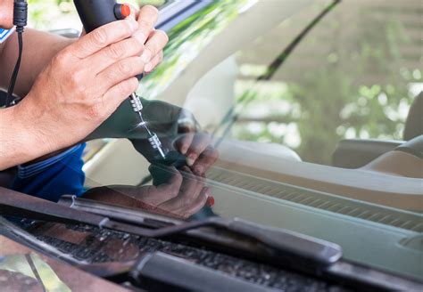 Windshield Repair Technician