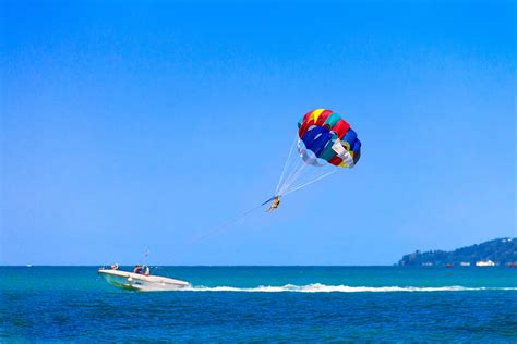 windy weather parasailing