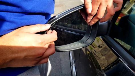 Wing Mirror Glass Vibrating