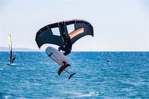 Wingfoiling for beginners on the water