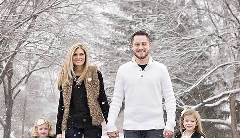 Winter Family Pictures Clothing Ideas