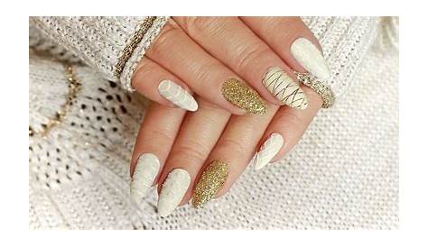 Winter Nails With Gold