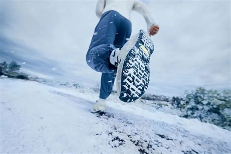 Best Winter Running Equipment: Stay Warm and Fast This Season