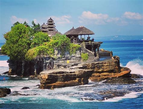 Wisata Sekitar Tanah Lot: Menikmati Keindahan Alam Bali dengan Santai