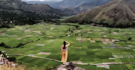 Atraksi Wisata di Samosir