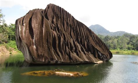 Wisata Batu Belimbing Singkawang: Destinasi Wisata yang Mengagumkan di Singkawang