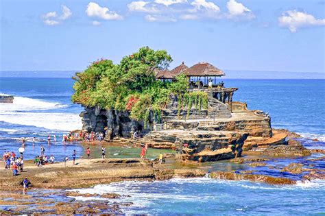 Wisata di Tanah Lot: Keajaiban Pesisir Bali