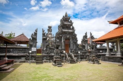Wisata Puja Mandala Bali: Menikmati Keindahan dan Kebhinekaan di Destinasi Eksotis di Bali