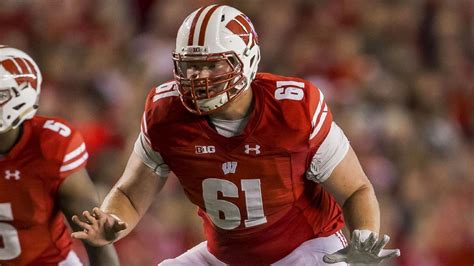 wisconsin badgers football injured player
