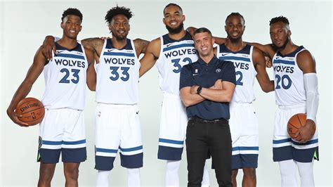 wolves basketball game