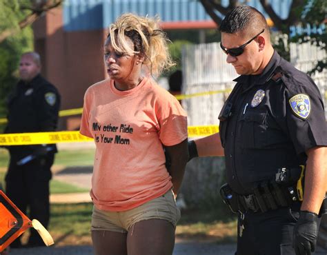woman arrested for stabbing boyfriend
