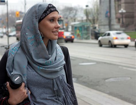 woman converting to islam