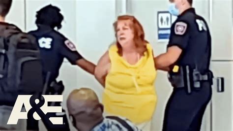 woman gets off plane and gets arrested