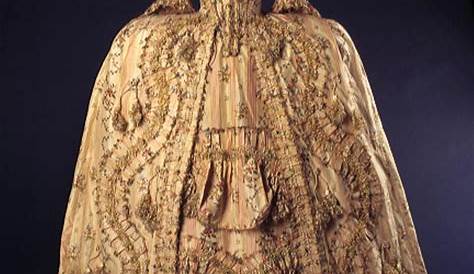 Women's Fashion Late 1700s